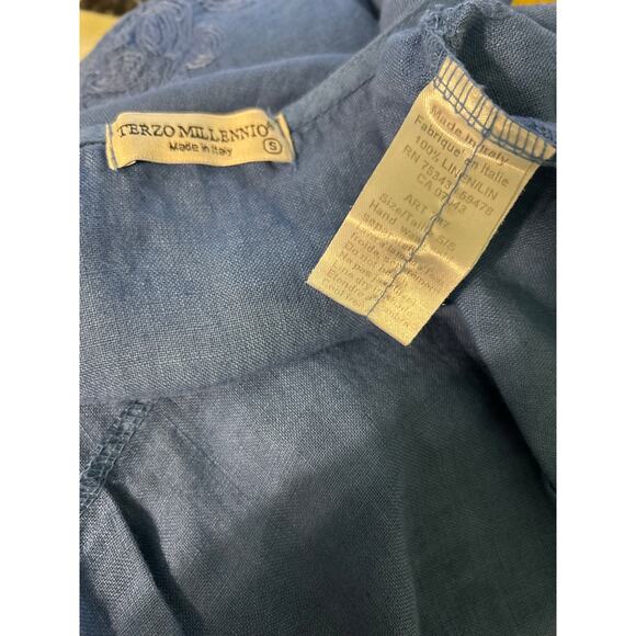 TERZO MILLENNIO Lagenlook 100% Linen Top Sz Sm Embroidered Scrollwork Shirt Blue - Picture 8 of 8